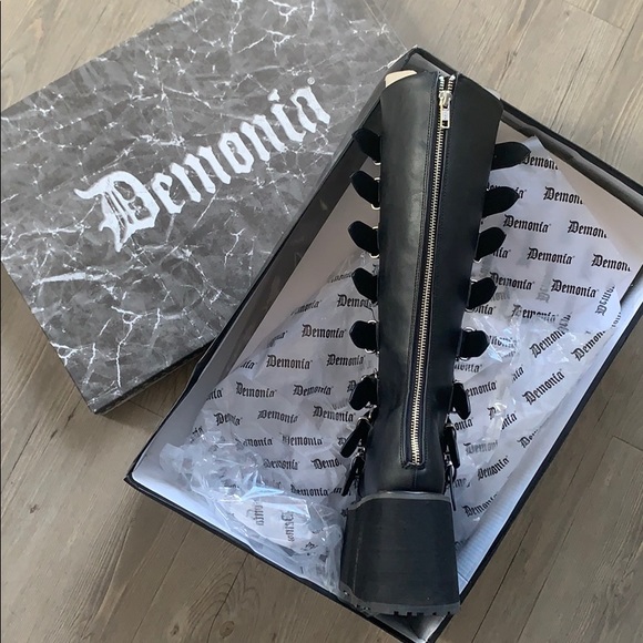 Demonia Damn 318 - Picture 4 of 6